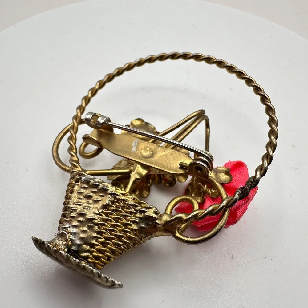 Vintage Y2K Pink Rose Faux Pearl Floral Basket Brooch Pin Gold Tone 90s
